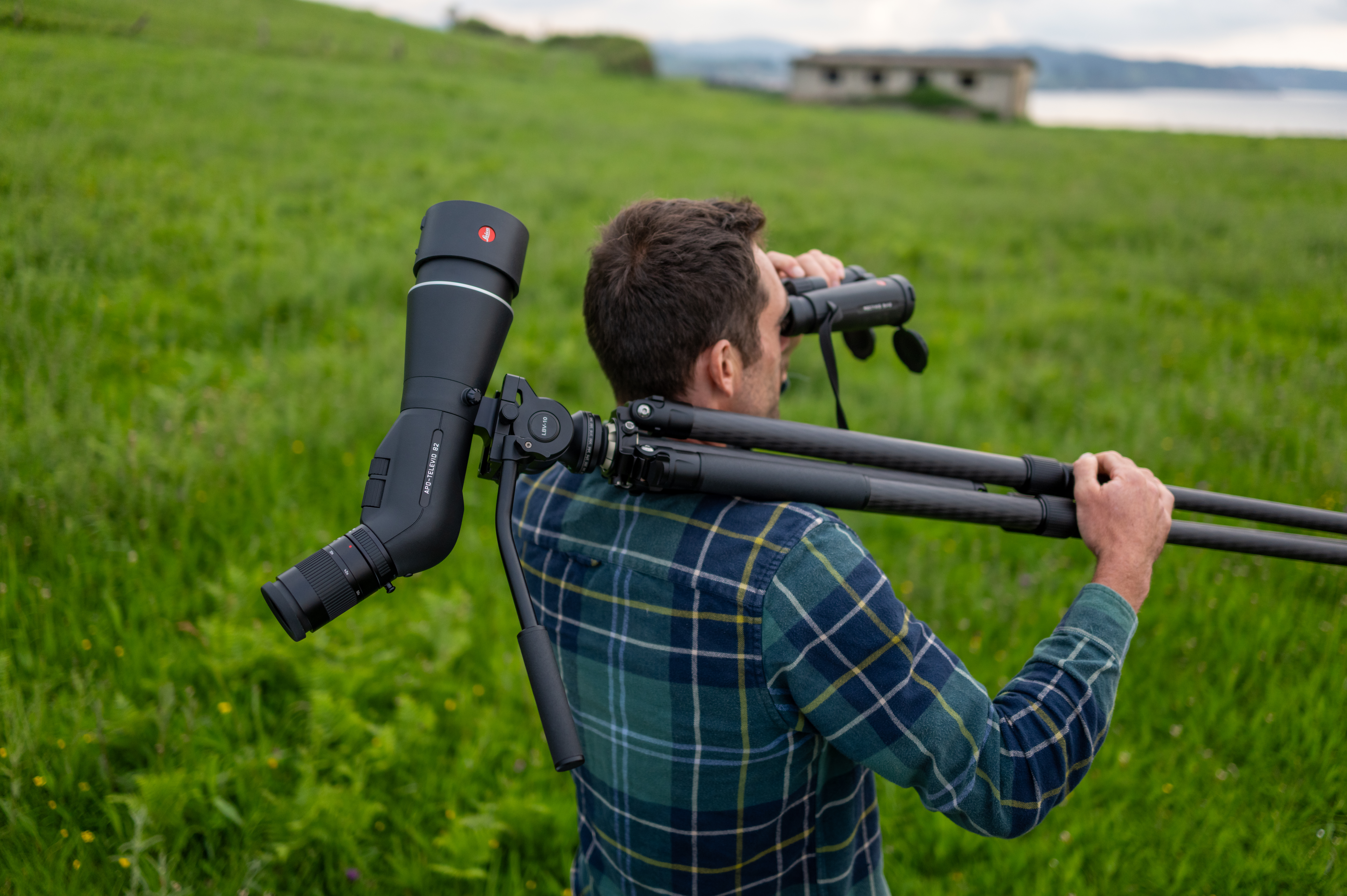 Leica APO-Televid 65 Set inkl. 25-50 Okular ASPH. (Neuheit) Travel-Kit inkl. Leica Tasche & Benro Stativ TTOR34CLVS4PRO