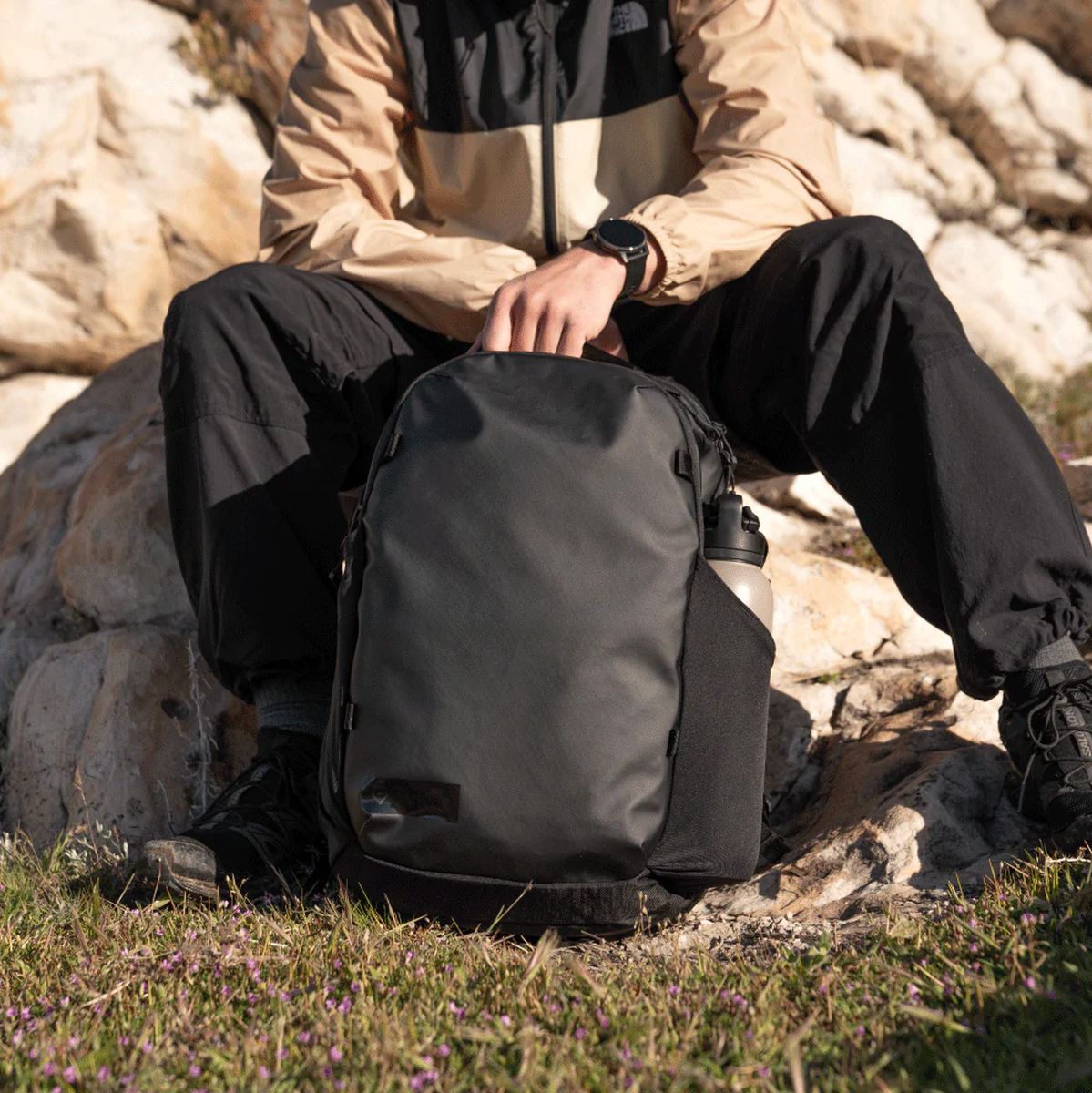 WANDRD Nimbus 18 Wasatch Green (+ Gratis WANDRD Socks)