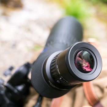 ZEISS Victory Harpia 85 Spektiv Set mit 22-65x Okular & Tasche & ZEISS Pro-Series Stativ