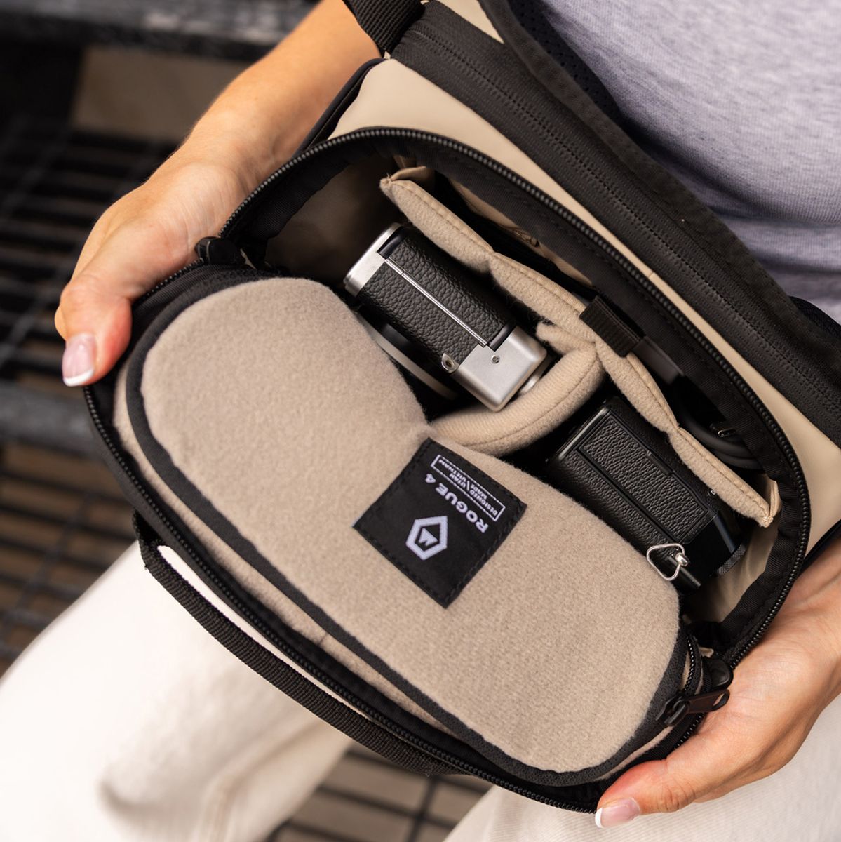 WANDRD Rogue Sling 4l Black V2 (+ Gratis WANDRD Socks)