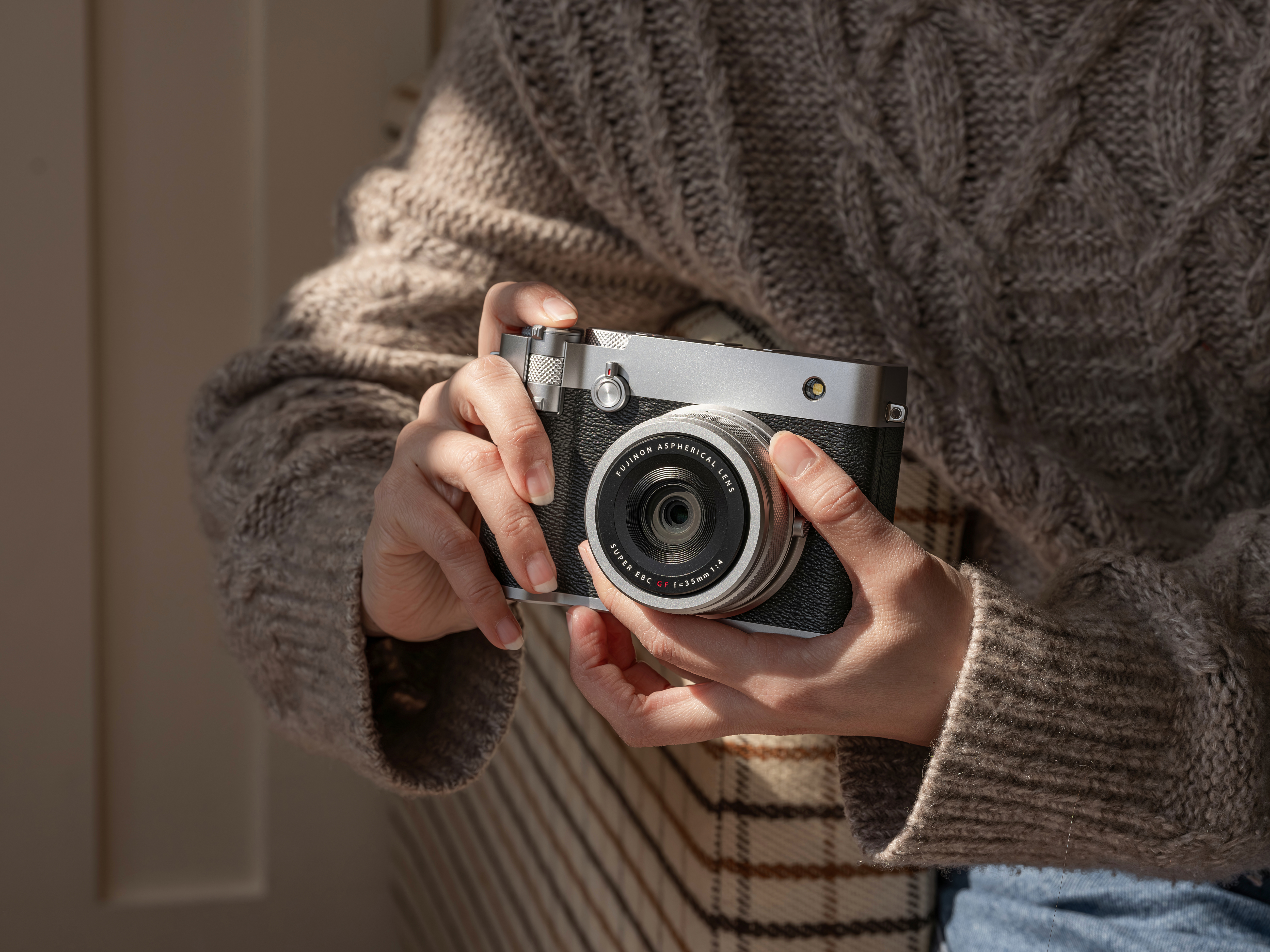 Fujifilm GFX 100RF silber + Gratis  Fuji NP-W235 Ersatzakku