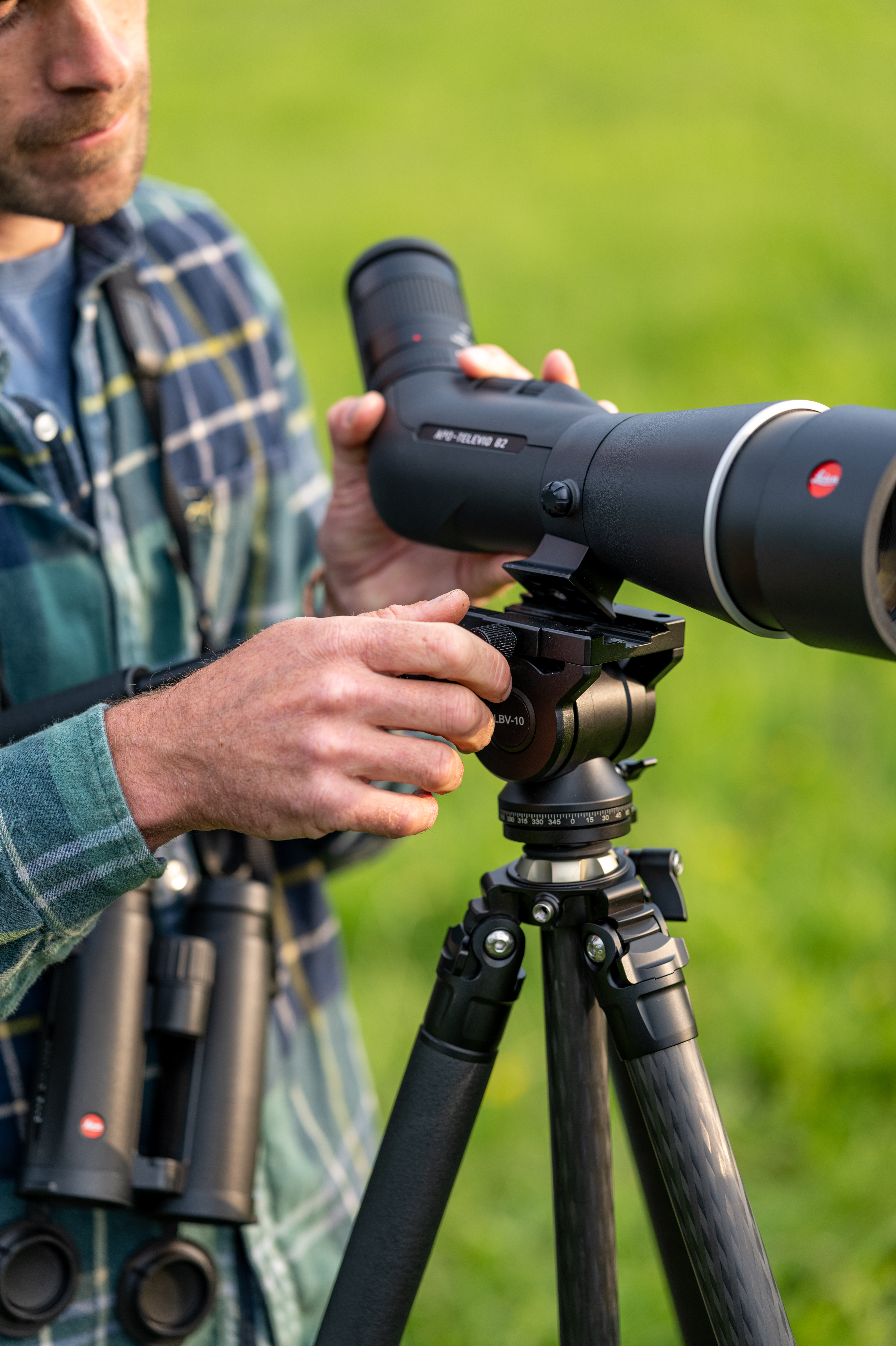 Leica APO-Televid 65 Set inkl. 25-50 Okular ASPH. (Neuheit) Travel-Kit inkl. Leica Tasche & Benro Stativ TTOR34CLVS4PRO