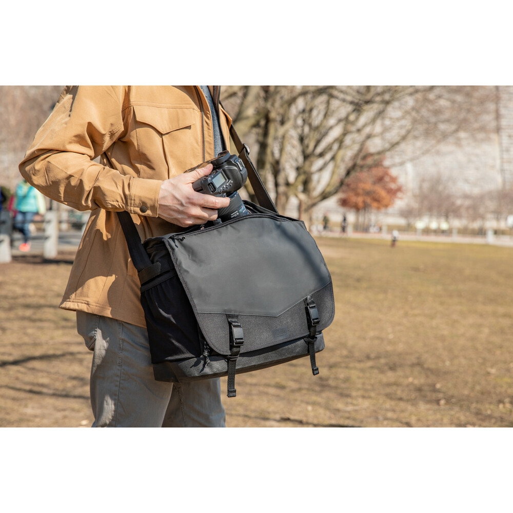 Tenba DNA 16 DSLR Messenger Tasche schwarz