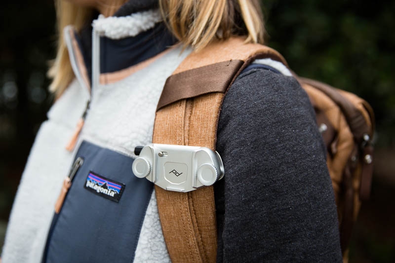 Peak Design Capture Clip v3 Silver - Kameraclip zum Tragen von DSLR-/DSLM-Kameras an Gurten oder Gürteln