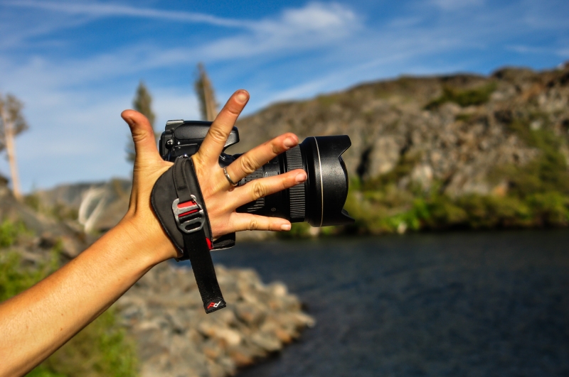 Peak Design Clutch Handschlaufe für DSLR-Kameras und spiegellose Systemkameras