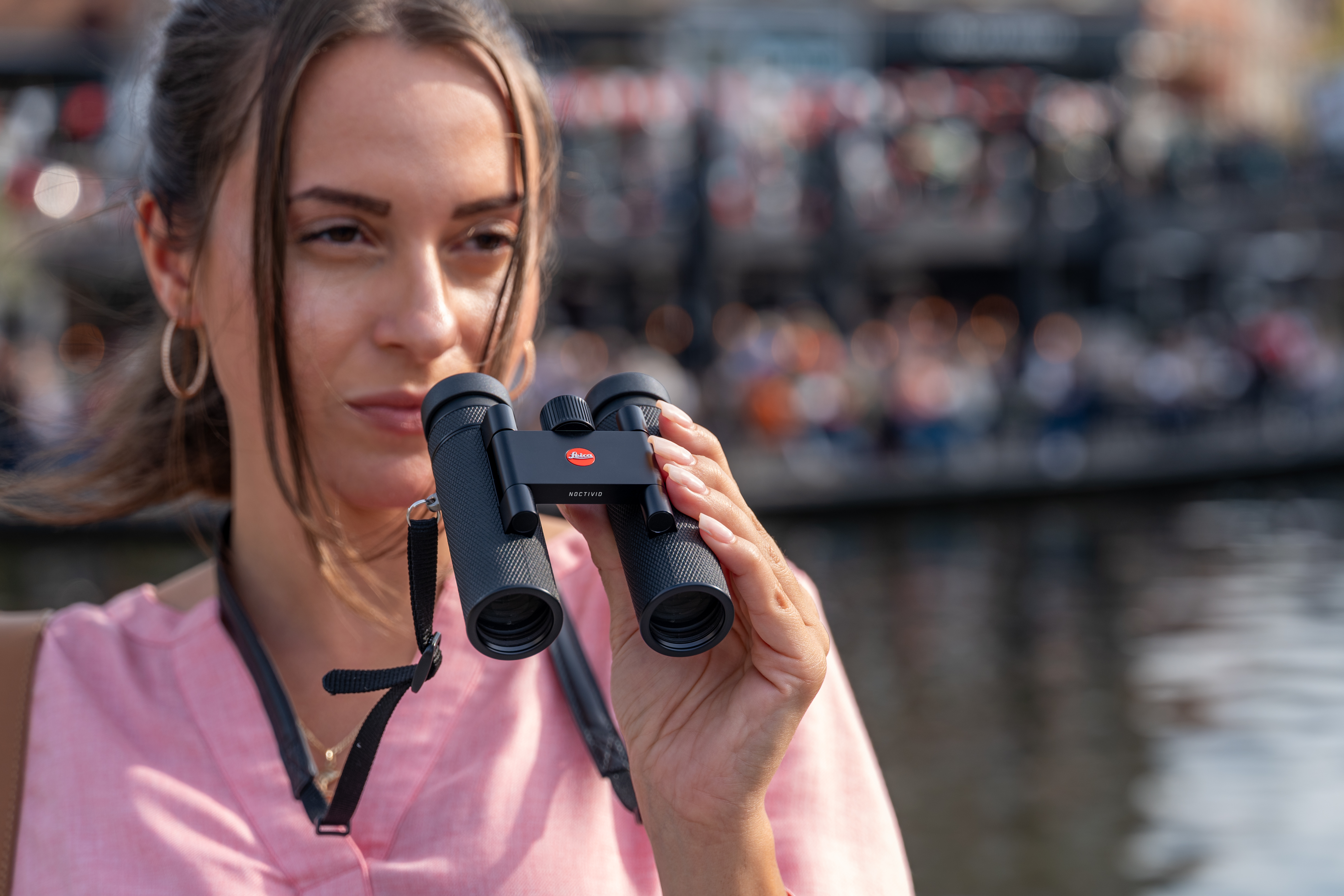 LEICA NOCTIVID COMPACT 10x25 (schwarz, beledert) inkl. Premium Reinigungsset
